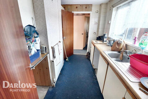 Buarth Y Capel, Pontypridd 3 bed terraced house for sale