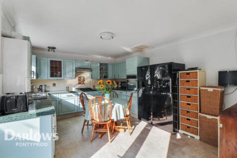 Rock Terrace, Pontypridd 3 bed detached bungalow for sale