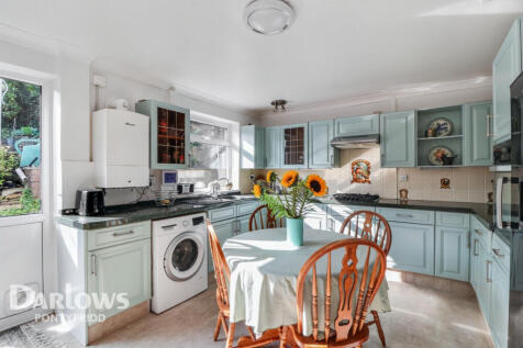 Rock Terrace, Pontypridd 3 bed detached bungalow for sale