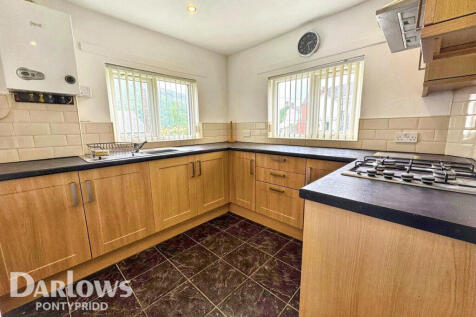 Mount Pleasant Cottages, Mountain Ash 3 bed end of terrace house for sale