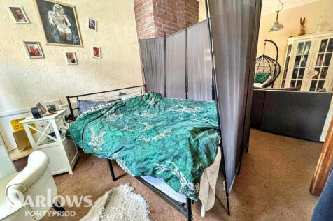 De Barri Street, Pontypridd 4 bed terraced house for sale