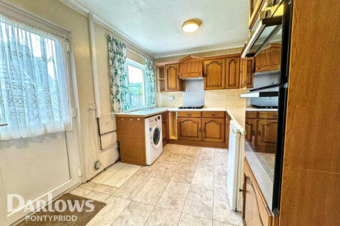 Poplar Road, Pontypridd 2 bed terraced house for sale