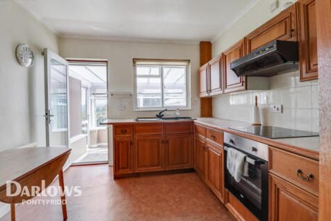 2 bedroom semi-detached bungalow for sale