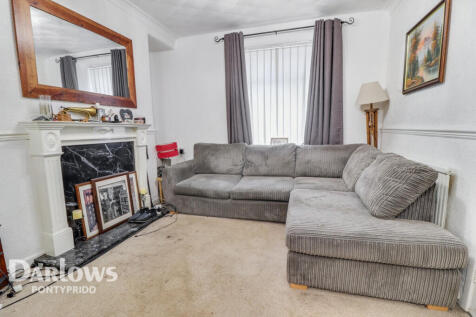 East Street, Pontypridd 2 bed terraced house for sale