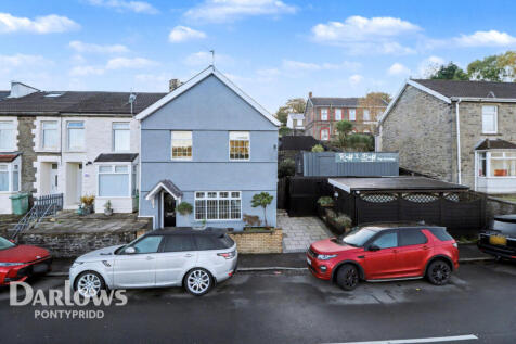 Cilfynydd Road, Pontypridd 3 bed end of terrace house for sale