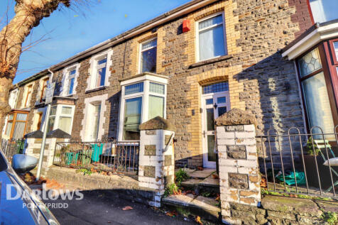 The Parade, Pontypridd 2 bed terraced house for sale