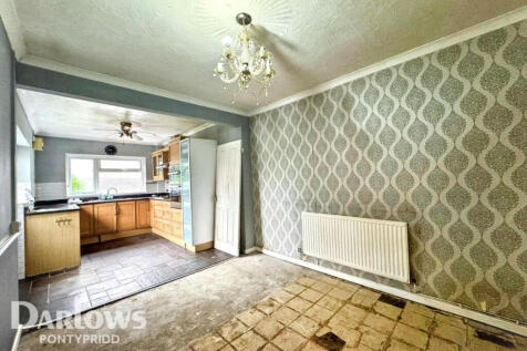 3 bedroom semi-detached bungalow for sale