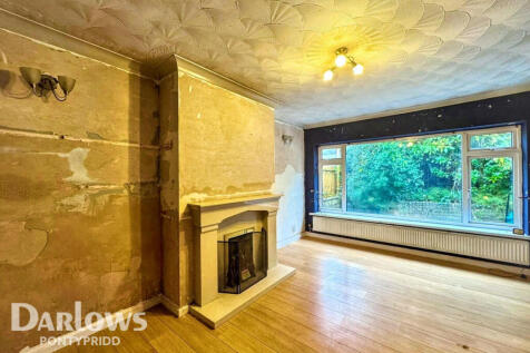 3 bedroom semi-detached bungalow for sale