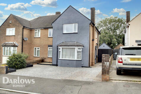 3 bedroom semi-detached house for sale