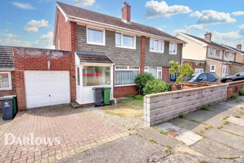 3 bedroom semi-detached house for sale
