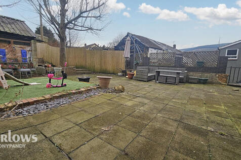 4 bedroom semi-detached house for sale