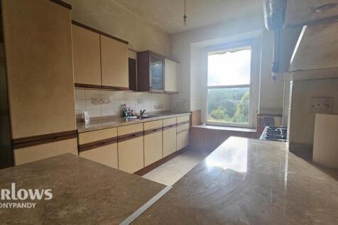 High Street, Gilfach Goch, Porth CF39 4 bed detached house for sale