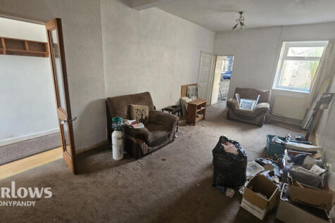 Treorchy CF42 6 3 bed end of terrace house for sale