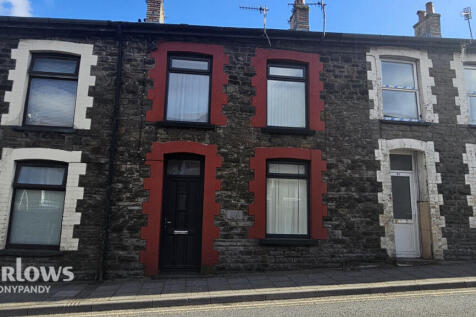 High Street, Porth CF39 3 bed terraced house for sale