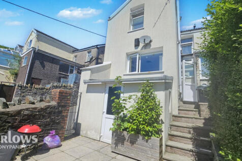 Ferndale CF43 3 3 bed end of terrace house for sale