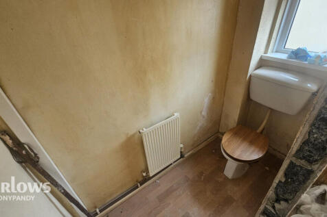 Marshfield Court, Tonyrefail, Porth CF39 2 bed terraced house for sale