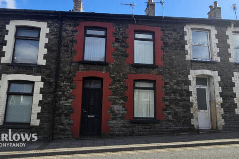 High Street, Porth CF39 3 bed terraced house for sale