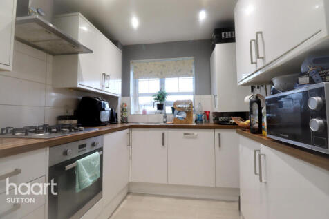 Heron Close, Sutton 2 bed flat for sale