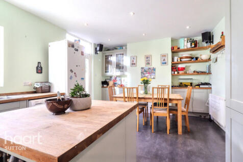 4 bedroom semi-detached house for sale