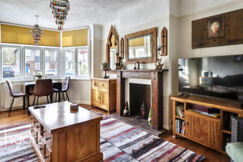 Hillcross Avenue, Morden 3 bed terraced house for sale