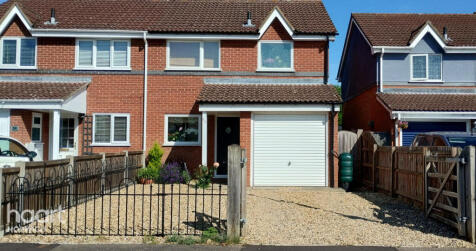 3 bedroom semi-detached house for sale