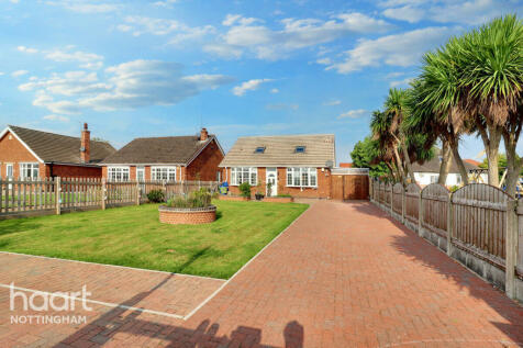 2 bedroom detached bungalow for sale