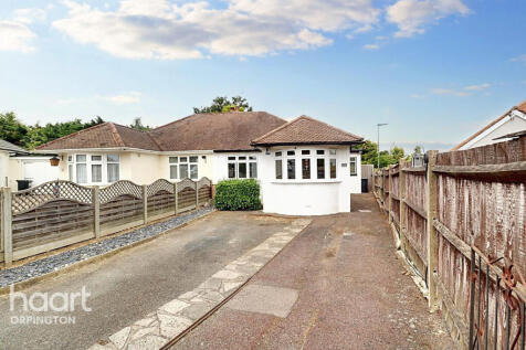 3 bedroom semi-detached bungalow for sale