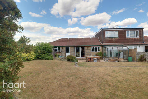 2 bedroom semi-detached bungalow for sale