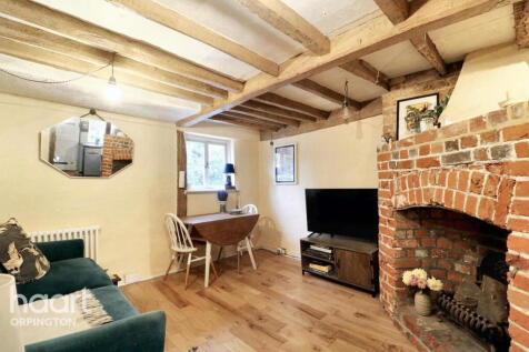 Bucks Cross Road, Orpington 2 bed cottage for sale
