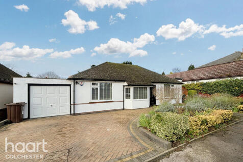3 bedroom detached bungalow for sale