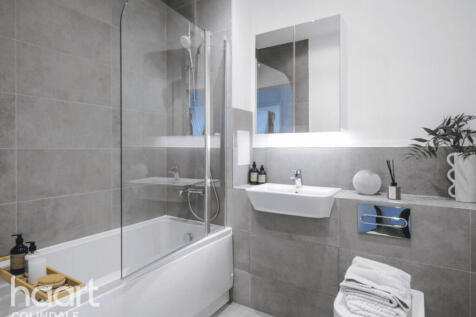 Burnt Oak Broadway, London 2 bed apartment for sale