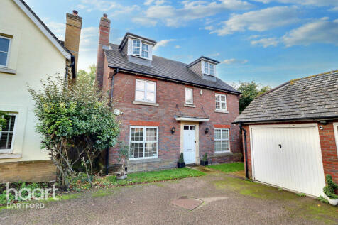 6 bedroom detached house for sale