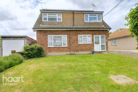 Louis Drive, Rayleigh 2 bed maisonette for sale