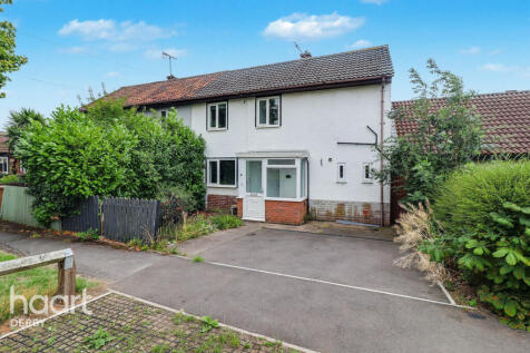 4 bedroom semi-detached house for sale