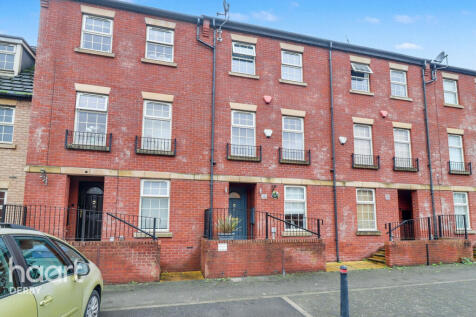 4 bedroom town house for sale