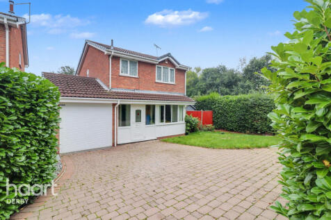 Kingsclere Avenue, Oakwood 3 bed detached house for sale