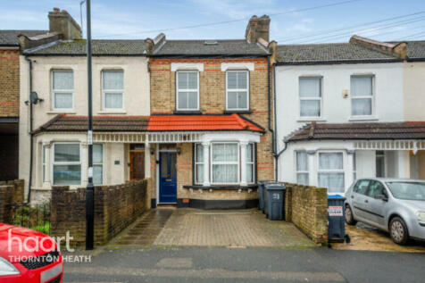 4 bedroom terraced house for sale