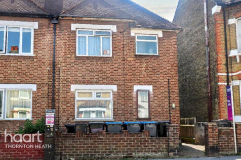 Stanger Road, London 2 bed maisonette for sale