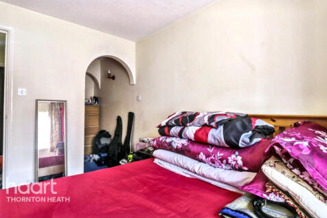St Christophers Gardens, Thornton Heath 2 bed flat for sale