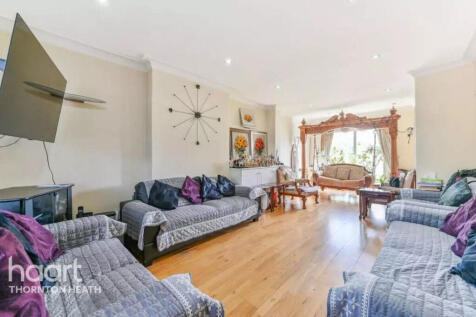 4 bedroom semi-detached house for sale