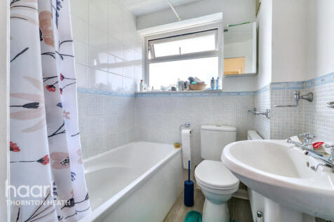 Oxtoby Way, LONDON 2 bed maisonette for sale