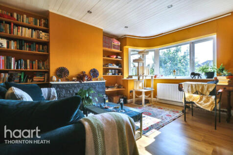 Oxtoby Way, LONDON 2 bed maisonette for sale