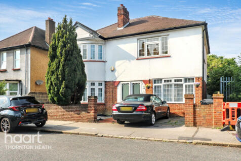 5 bedroom semi-detached house for sale