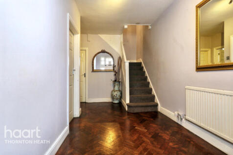 5 bedroom semi-detached house for sale
