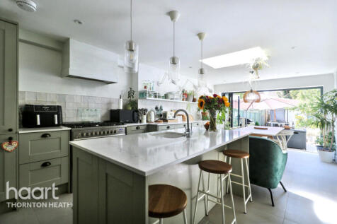 Parchmore Road, Thornton Heath 2 bed terraced house for sale
