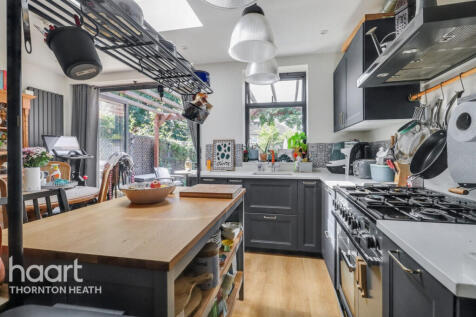 Windsor Road, Thornton Heath 2 bed terraced house for sale