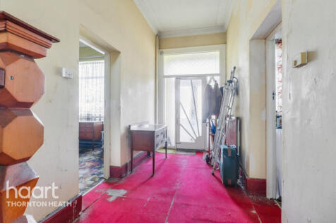 6 bedroom detached house for sale