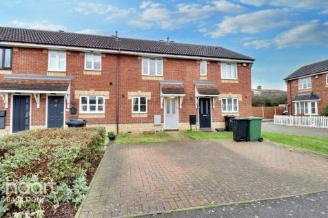 Warren Drive, Basildon 2 bed terraced house for sale