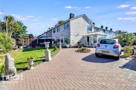 Gay Links, Basildon 4 bed terraced house for sale