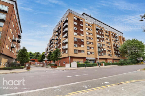 Cherrydown East, Basildon 2 bed apartment for sale